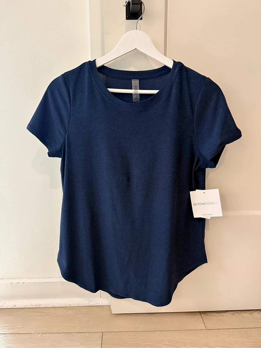 Beyond Yoga Featherweight On The Down Low Tee Blue Small